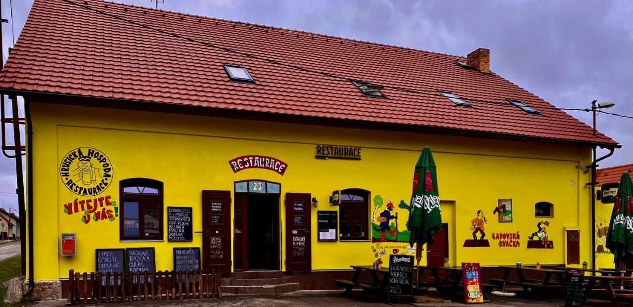 Hrusicka Restaurace A Penzion Hrusice Exterior photo