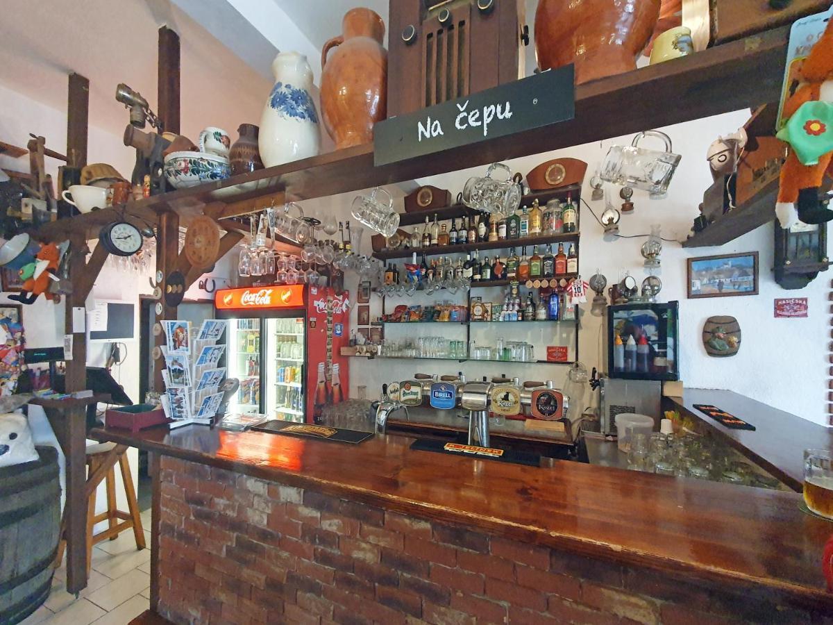 Hrusicka Restaurace A Penzion Hrusice Exterior photo